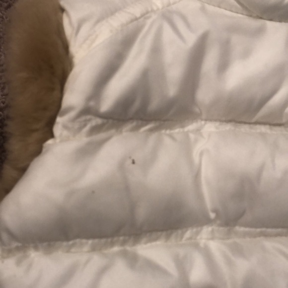 Infants Old Navy puffer vest - Picture 6 of 6